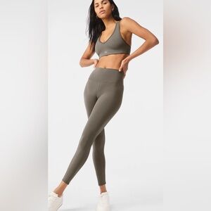 New ALO YOGA full-length "Airbrush" leggings in limited edition color "Olive".